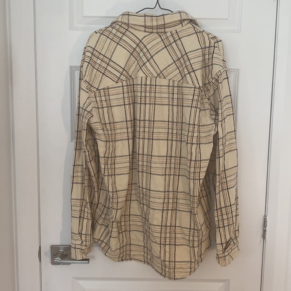 PULL & BEAR - coozy flanel type blouse - sizee M (relaxed fit) - Picture 9 of 9